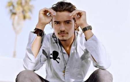 Orlando Bloom - white, black, orlando bloom, actor, man