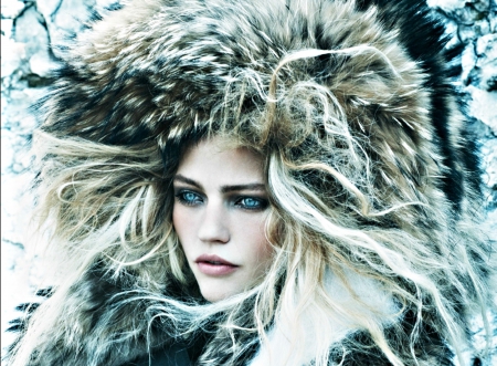 Sasha Pivovarova - winter, model, blonde, girl, eyes, blue, sasha pivovarova, fur, woman