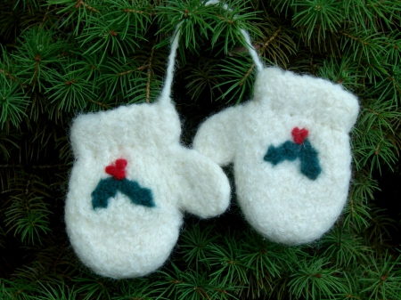 Lovely Ornaments - white, christmas tree, red, green, ornaments, knitted, gloves