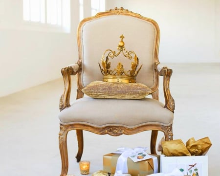 Golden Crown - crown, gold, gifts, chair