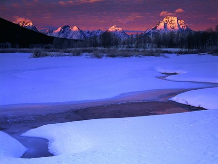 Sunrise light - ice, winter, snow, sunrise, frozen lake, mountains