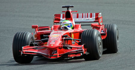 felipe massa - tyres, 2008, silverstone, chequered flag, pit stop, testing, felipe massa, ferrari, f1