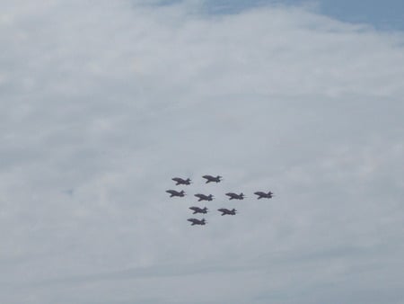 red arrows - red arrows, air craft, hawx, blue, air, amazing, flying, craft, festival, 2009, red, hawk, britain, display, bornemouth, raf, white, and, arrows