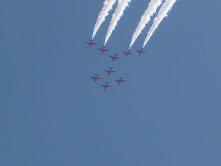 red arrows - and, 2009, britain, white, amazing, craft, raf, air, bornemouth, red arrows, air craft, flying, hawk, red, display, blue, arrows, hawx, festival