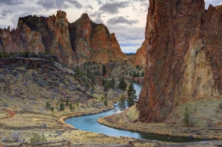 Oregon bend - nature, fun, cool, river, mountains