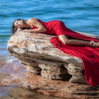 Girl in Red Dresses 