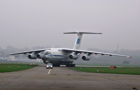 IL76TD - IL76TD, runway, plane, car