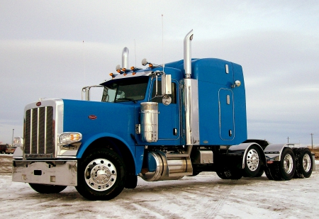 Lite Dusting Of Snow - truck, peterbilt, big rig, semi