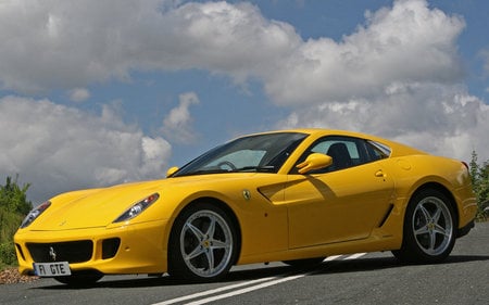 Ferrari 599 GTB Fiorano HGTE  - created for speed, horse power