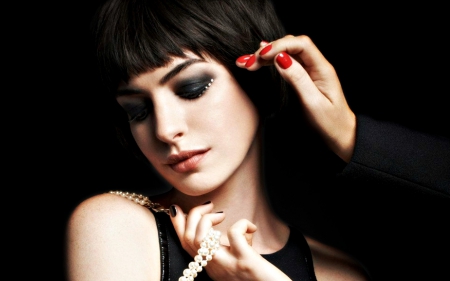 Anne Hathaway - anne hathaway, black, actress, hand, woman