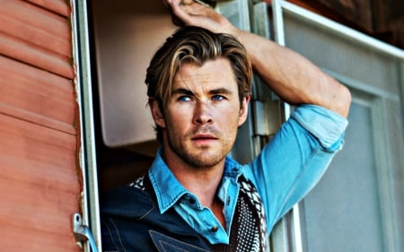 Chris Hemsworth - man, eyes, blue, chris hemsworth, actor, blond