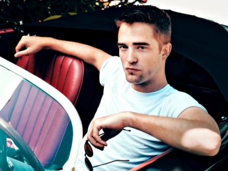 Robert Pattinson - robert pattinson, movie, car, man, actor, twilight sanga