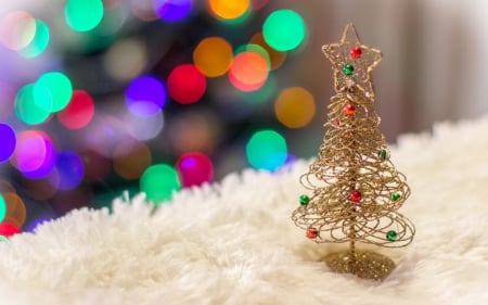 Merry Christmas! - bokeh, decoration, tree, christmas, fur, colorful, white, rainbow, craciun, lights