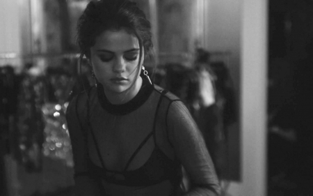 Selena Gomez - actresses, models, people, music, singer, black and white, entertainment, selena gomez, beautiful, celebrity