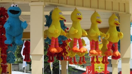 Big Bird and Cookie Monster - prizes, fun, kings island 2014, games