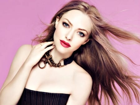 Amanda Seyfried - pink, black, beauty, actress, amanda seyfried, blonde, girl, woman