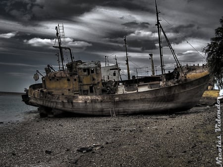 Barco varado - barco, boat