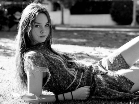 Liana Liberato - Liana, beautiful, Liana Liberato, actress, Liberato, 2015, model, wallpaper, black white