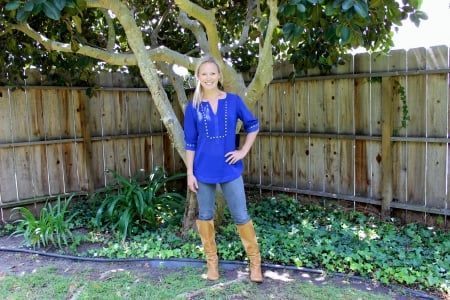 Backyard Posing - jeans, cowgirl, yard, boots