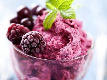 Raspberry Ice Cream - ice cream, dessert, photography, raspberry