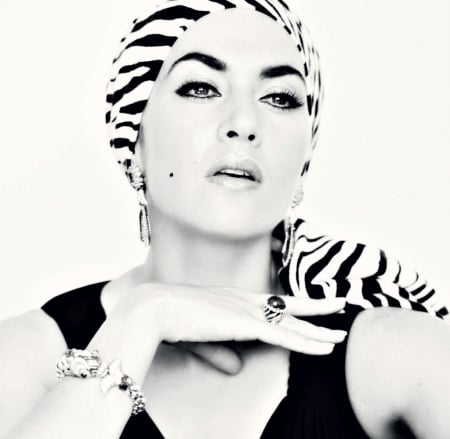 Kate Winslet - blue, girl, actress, black, retro, white, Kate Winslet, scarf, vintage, woman, femeie, face