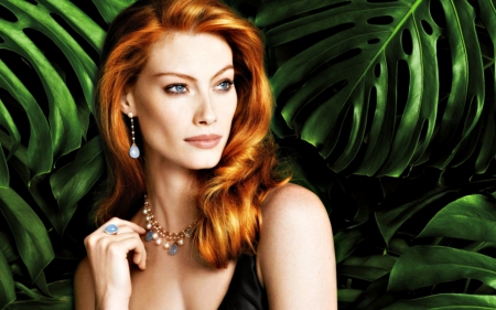 Alyssa Sutherland - beauty, alyssa sutherland, actress, girl, woman, redhead, green