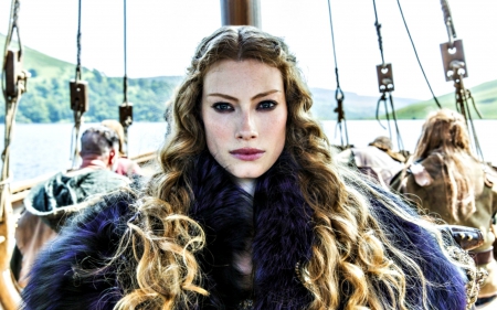 Alyssa Sutherland as Princess Aslaug - Alyssa Sutherland, redhead, Vikings, woman, girl, tv series, Princess Aslaug, actress