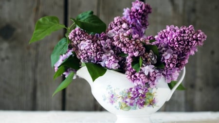 Vase with Lilacs - flowers, vase, lilacs, purple