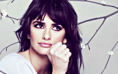 Penelope Cruz - Penelope Cruz, branch, grl, woman, spring, actress