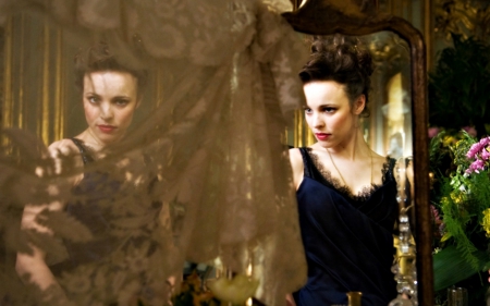 Rachel McAdams - mirror, rachel mcadams, actress, girl, woman