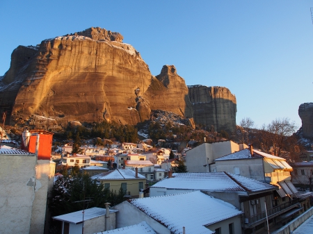 *Mountains Meteora - Greece* - meteora, winter, snow, travel, village, nature, season, hd, location, landscapes, greece, mountains, monastery