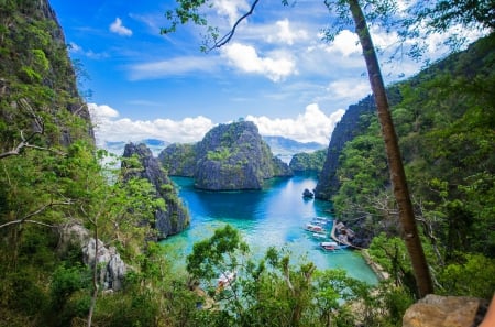 Kayangan Lake, Coron Island - philippines, lake, beach, cove, trees, boats, paradise, tropical, rocks, beautiful, clouds, island