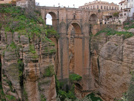 Cliffs_bridge_Ronda - spain, ronda, city, architecture, rock, awesome, bridge