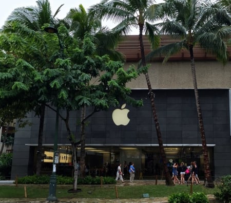 Apple shop Waikiki Beach, Hawaii - avenue, summer, company, store, tech, iphone, shop, palms, sign, beautiful, hot, waikiki, hawai, colorful, green, computer, apple, phone, new