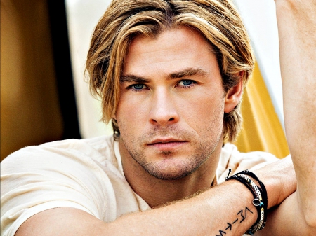 Chris Hemsworth - handsome, man, actor, blond, chris hemsworth