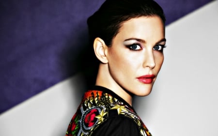 Liv Tyler - face, white, purple, actress, woman, liv tyler