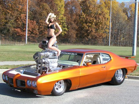 thats one hot motor - girls, cars, hotrod