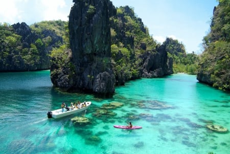 El Nido Beach, Palawan Island - green water, crystal clear sea, beach, beautiful, Philippines, islands, boats, tropical, dive, palm trees, cliffs, paradise, foliage