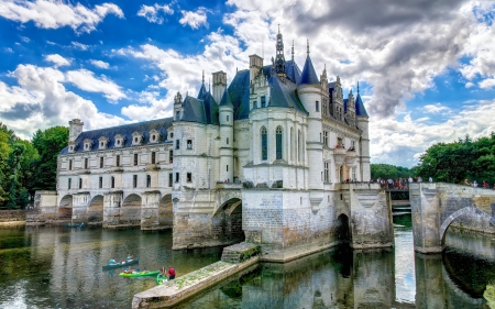 Castle Chenonceau in France - impressive buildings, large castles, chenonceau, castles, france, architecture, buildings