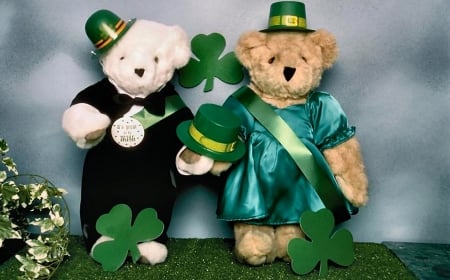 It' Great to be Irish 1  - Saint Partricks Day, holiday, occasion, teddy bears, photography, March, photo, wide screen