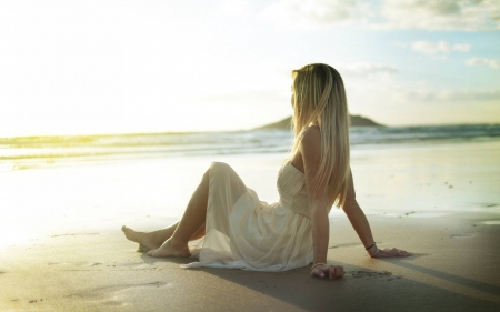 Blonde on a sandy beach - cool, people, model, fun, actress, celebrity