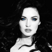 Brunette with BLUE Eyes â™¥