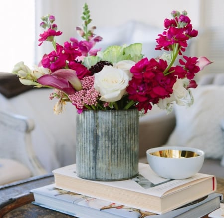 â€¢âœ¿â€¢âœ¿â€¢ - coffee table, vases, homes, books, flower arrangements, interior, flowers, decoration