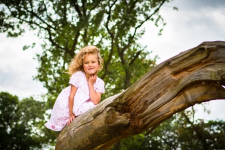 little girl - bonny, cute, beautiful, childhood, blonde, adorable, girl, belle, white, little, dainty, desktopnexus, photography, tree, nature, child, pink, pretty, baby, comely, beauty, sweet, set, kid, sightly, fair, nice, people, lovely, pure, green