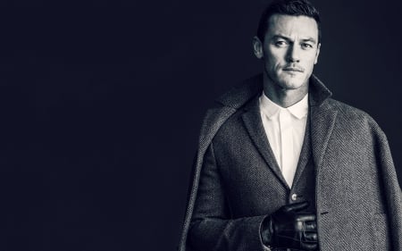 Luke Evans - white, black, luke evans, actor, glove, blue, man