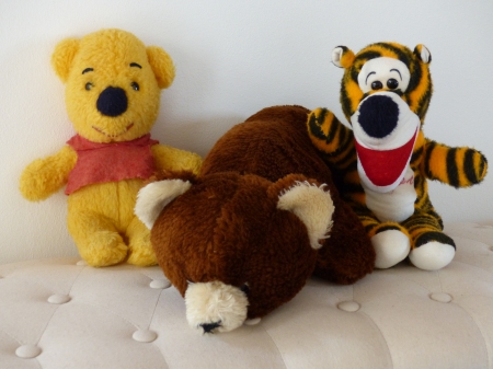 Friends - toys, bench, color, tiger, bears, wall