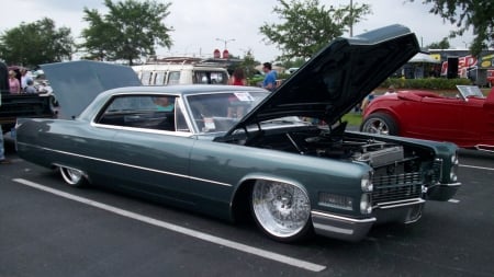 Slammed Cadillic - GM, Caddy, Classic, Lowered