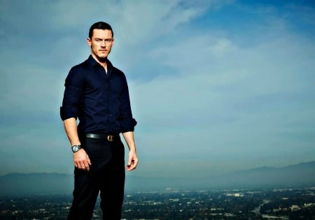 Luke Evans - actor, blue, Luke Evans, man, sky