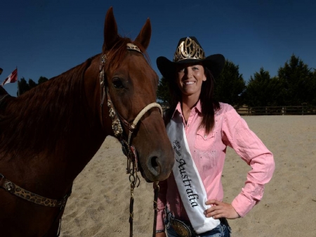 Aussie Cowgirl - style, girls, western, women, models, hats, ranch, cowgirls, australia, horses, brunettes, rodeo, fun, female, boots