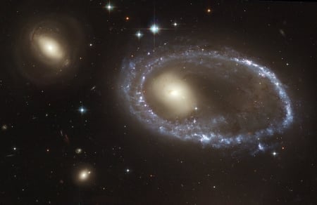 Ring Galaxy AM 0644-741 - space, fun, stars, cool, galaxy